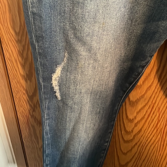 KanCan distressed jeans - Picture 3 of 6